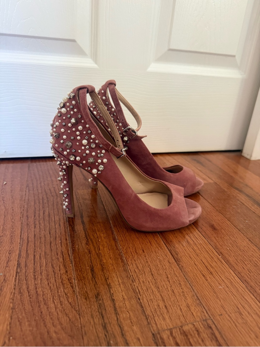 Gianni Bini Nara Studded
Rhinestones Pearl & Rhinestone Peep-Toe Heels